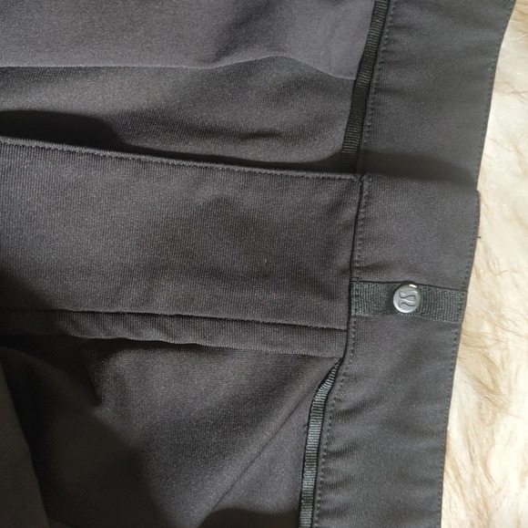 Lululemon Men's Commission Short Warpstreme 11" Inseam Size 36 Black Discolor. - Picture 7 of 9